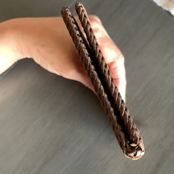Vintage hand tooled leather notebook cover/passport holder - Picture 13 of 13
